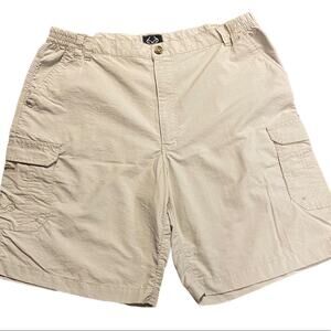 Realtree Fishing Mens XL light gray polyester casual Cargo shorts.